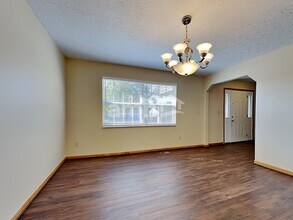 942 Legacy Ct in Trenton, OH - Foto de edificio - Building Photo