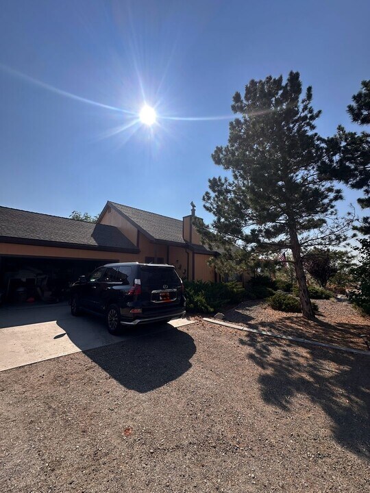 1651 Finch Dr in Gardnerville, NV - Building Photo