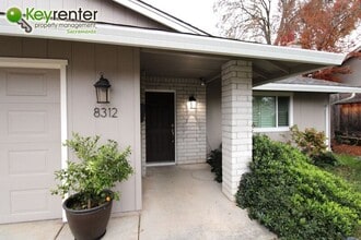 8312 Camelback Ct in Orangevale, CA - Foto de edificio - Building Photo