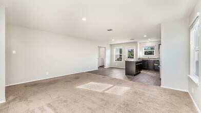 206 Moscovy Duck in San Antonio, TX - Building Photo - Building Photo