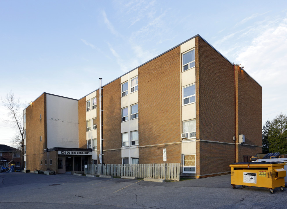 1030 Du Pere Charlebois Ave in Ottawa, ON - Building Photo