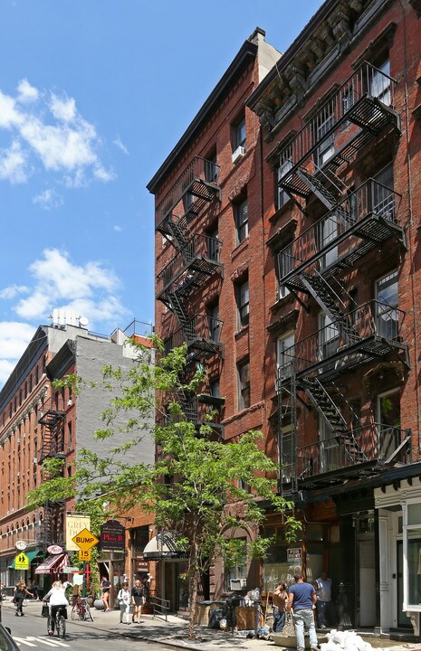 242 Mulberry Street in New York, NY - Foto de edificio