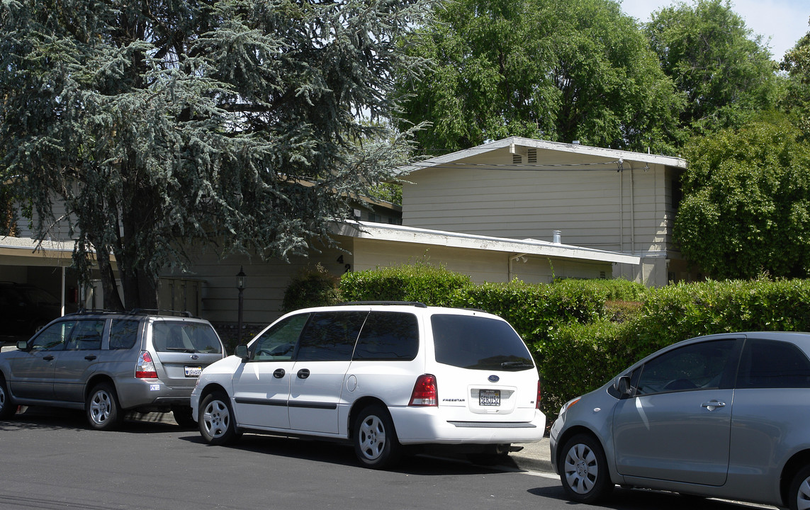 42 Tahoe Ct in Walnut Creek, CA - Building Photo