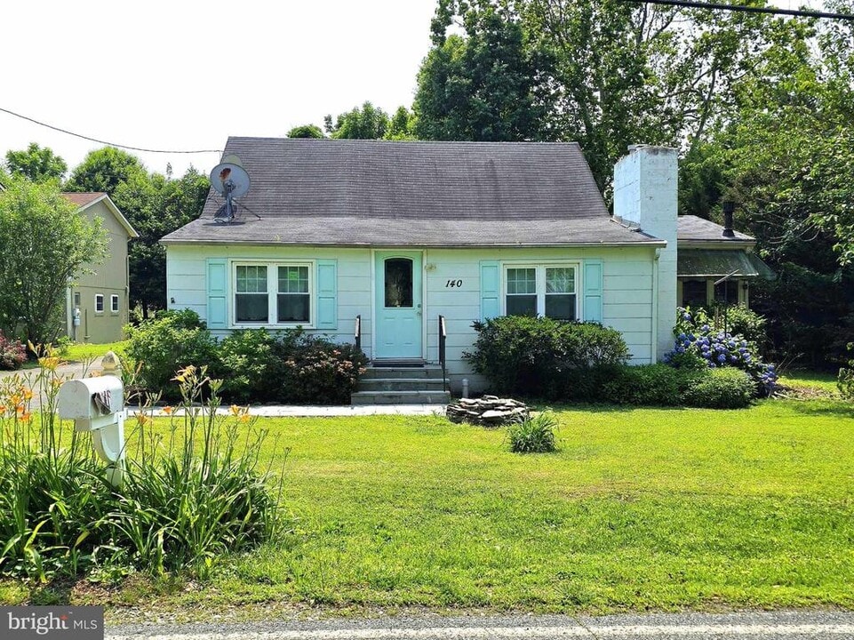 140 Hollywood Beach Rd in Chesapeake City, MD - Building Photo