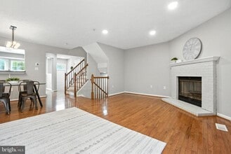 205 Quiet Ridge Ct in Pasadena, MD - Building Photo - Building Photo
