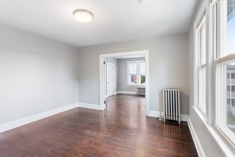 106 Silver St in New Britain, CT - Building Photo - Building Photo