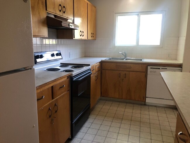525 NE Kamiaken St, Unit D in Pullman, WA - Foto de edificio - Building Photo