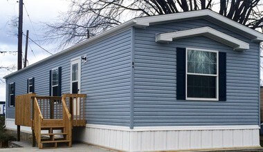 Evergreen Village in Mantua, OH - Building Photo - Building Photo