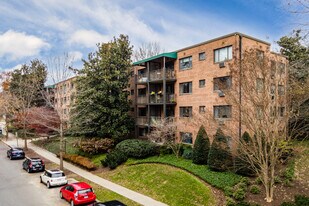 2325 42nd St NW in Washington, DC - Building Photo