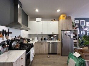 841 N Mozart St, Unit 2C in Chicago, IL - Foto de edificio - Building Photo