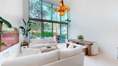 6000 Collins Ave, Unit 1240 in Miami Beach, FL - Building Photo - Building Photo