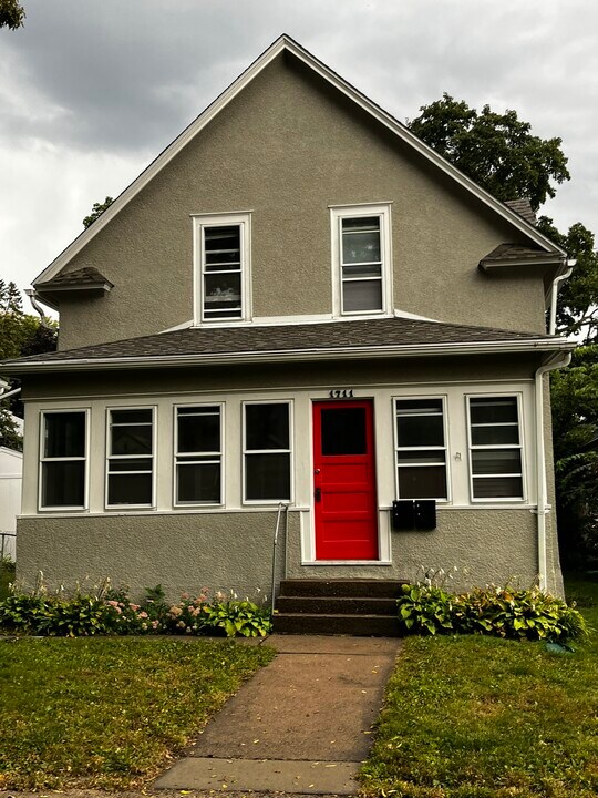 1711 3rd Ave N, Unit A in Minneapolis, MN - Building Photo