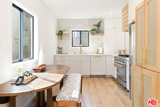 17 Sunset Ave in Los Angeles, CA - Building Photo - Building Photo