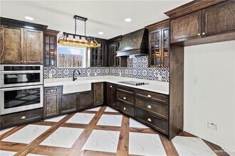 9 Karen Dr in Alton, TX - Building Photo - Building Photo