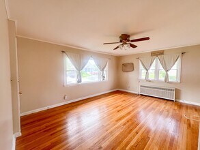 31 Maple Ave in Kings Park, NY - Building Photo - Building Photo
