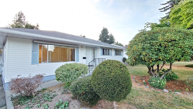 property at 9715 Carleton St
