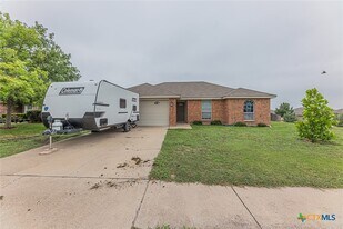 3301 Southhill Dr in Killeen, TX - Building Photo