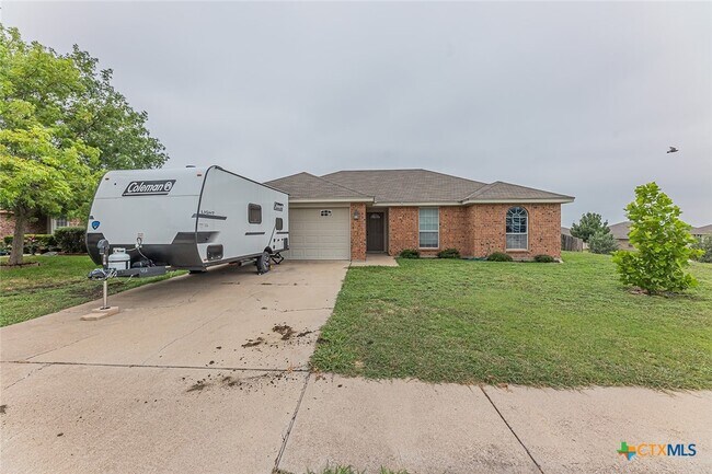 property at 3301 Southhill Dr