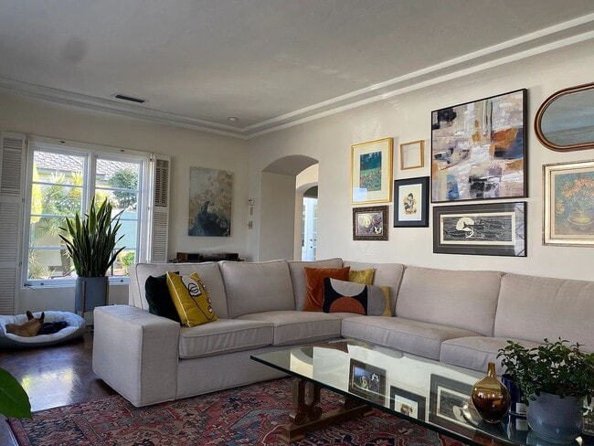 4893 Niagara Ave in San Diego, CA - Building Photo - Building Photo