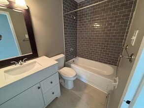 30-30 Westmount Rd W in Kitchener, ON - Building Photo - Building Photo