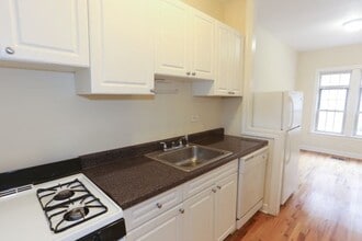 627.5 W Barry Ave in Chicago, IL - Building Photo - Building Photo