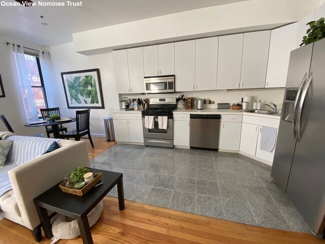 240 Hanover St, Unit 1