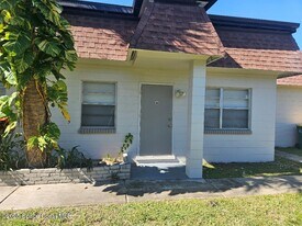 18 North Ct in Indialantic, FL - Building Photo