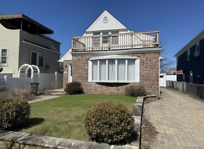 property at 525 E Olive St