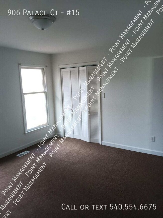 906 Palace Ct-Unit -#15 in Martinsville, VA - Building Photo - Building Photo