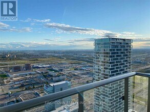 950-6950 Portage Pkwy in Vaughan, ON - Building Photo - Building Photo