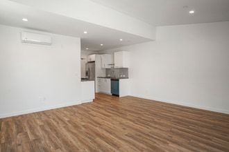 1166 Cochran Ave in Los Angeles, CA - Building Photo - Building Photo