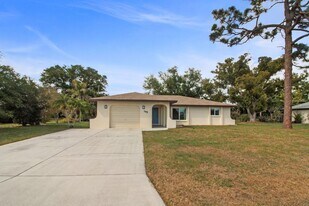 145 Hourglass Dr in Venice, FL - Building Photo