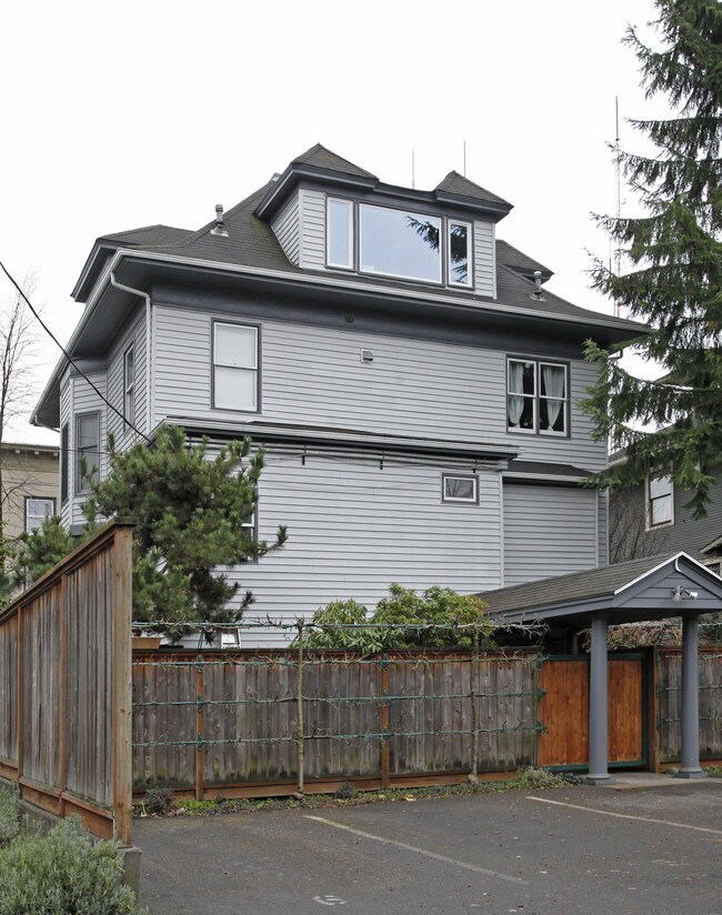 Howell Street Condo in Seattle, WA - Foto de edificio - Building Photo