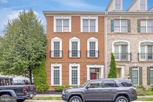 22948 Fanshaw Square in Ashburn, VA - Building Photo