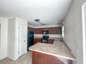338 S Bridgeport Dr in Statesboro, GA - Foto de edificio - Building Photo