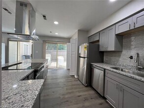5025 Eaton Ct in Virginia Beach, VA - Building Photo - Building Photo