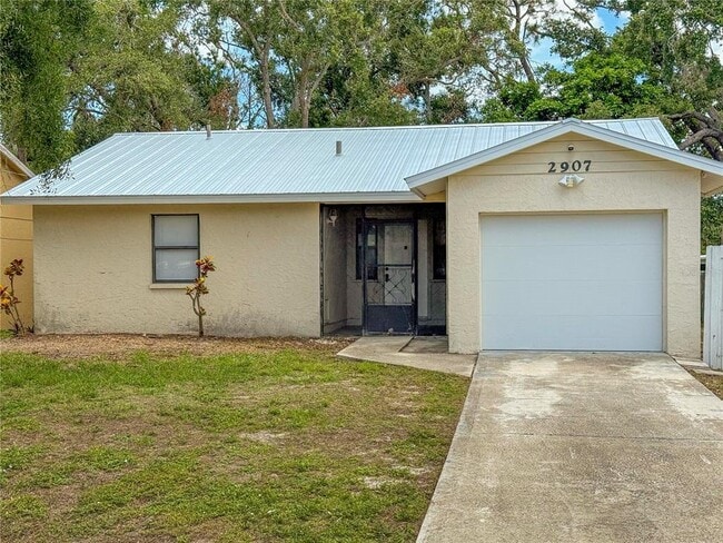 property at 2907 Lynnhurst St