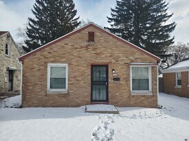 5246 N 27th St in Milwaukee, WI - Building Photo