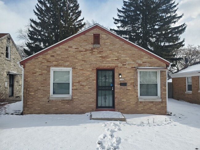 property at 5246 N 27th St