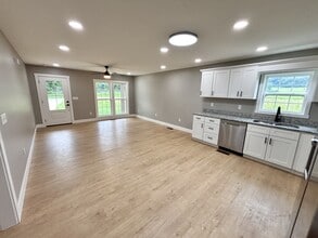 302 Clear sky Wy in Monticello, KY - Building Photo - Building Photo