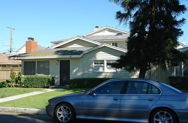 1900-1908 Clay St in Newport Beach, CA - Building Photo - Building Photo