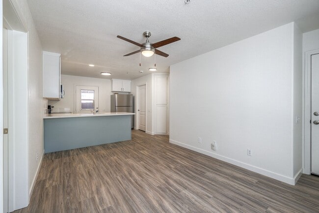 Windmill Senior Villas in Lakeside, CA - Building Photo - Building Photo