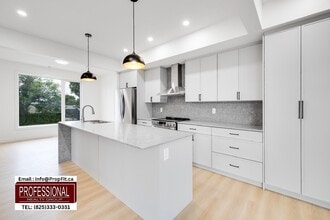 15815-15898 98 Ave NW in Edmonton, AB - Building Photo - Building Photo