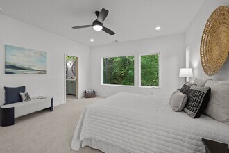 160 Daphine Dr in Hillsborough, NC - Building Photo - Building Photo