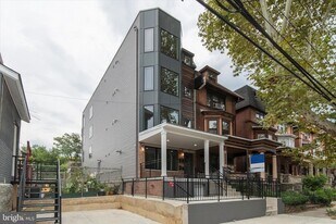 5039 Pine St, Unit 3 in Philadelphia, PA - Building Photo
