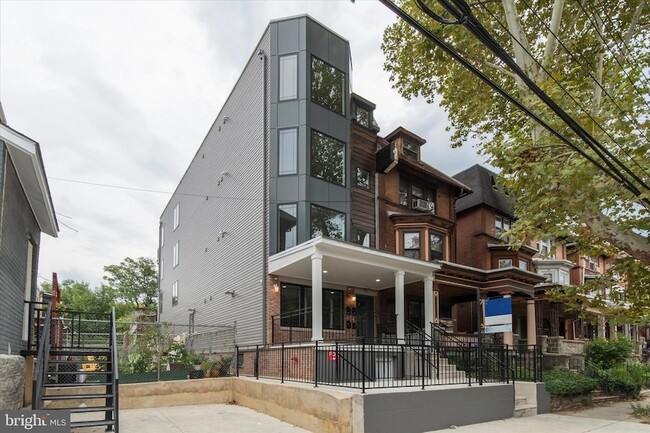 property at 5039 Pine St