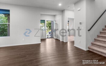 32830 Madrona Ave SE in Black Diamond, WA - Building Photo - Building Photo