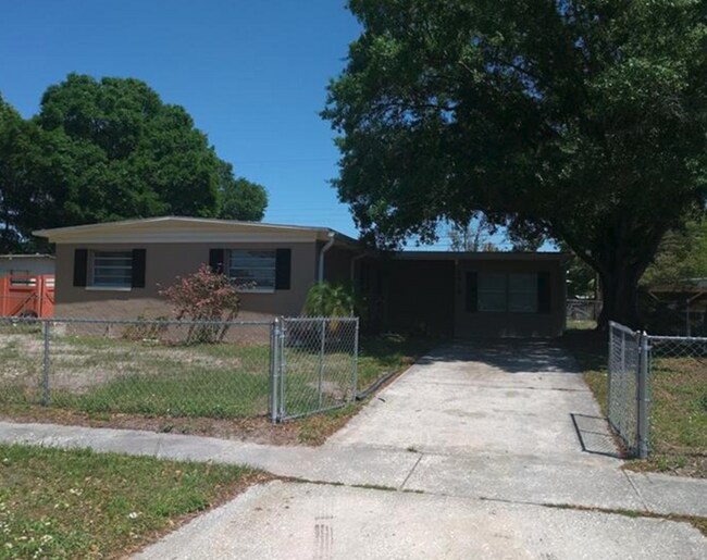 1710 Wishing Well Way in Tampa, FL - Building Photo - Building Photo