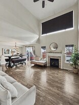 347 Skwentna Dr in Anchorage, AK - Building Photo