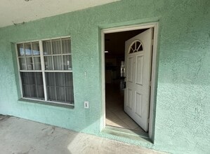 2908 9th Ave Dr E in Palmetto, FL - Building Photo - Building Photo